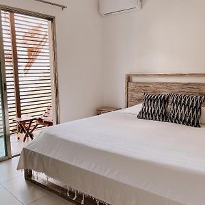 Zimmer mit Kingsize-Bett